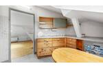 Sofort einziehen! Gepflegte 3-Zimmer-DG-Wohnung mit Einbauküche und Tageslichtbad in Essen-Steele