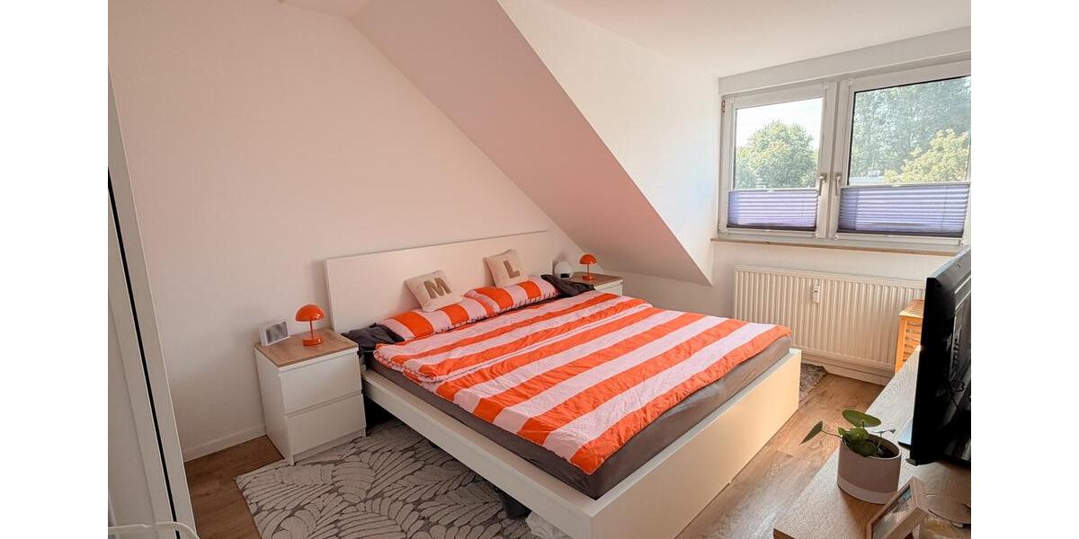Dachgeschoßwohnung Duisburg Huckingen - 3 Zimmer, 70 m&sup2;, 200.000&euro; | Angebot:27425714