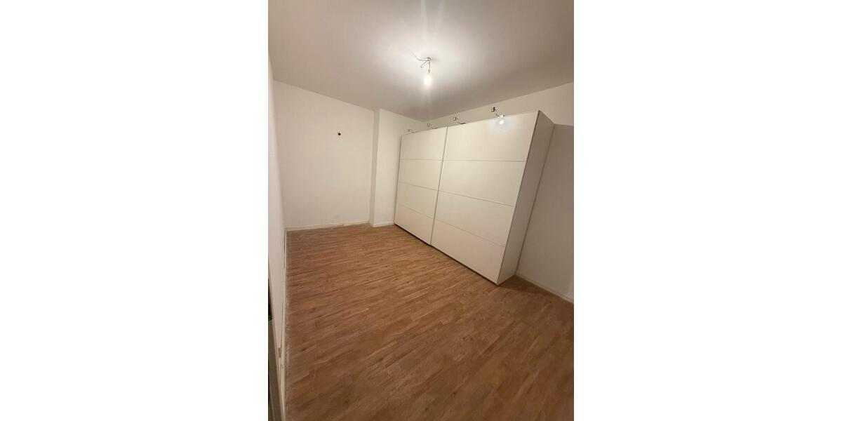 Erdgeschoßwohnung Düsseldorf Oberbilk - 4 Zimmer, 98 m&sup2;, 1.500&euro; | Angebot:25195448