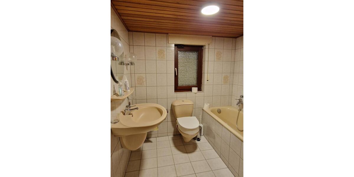 Ihr Zuhause. Ihr Projekt. Raum und Werkstatt inklusive. 2 zimmer