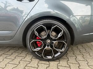 Skoda OCTAVIA 2.0 RS245 Combi+Navi+CarPlay+Totwinkel+ 89.000 km 22.450 &euro; Meerbusch 40667