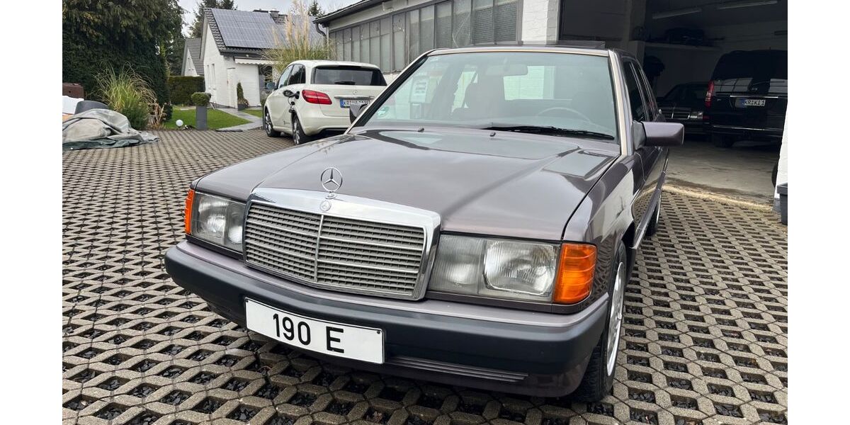 Mercedes-Benz 190 186.000 km 9.650 &euro; Krefeld 47809