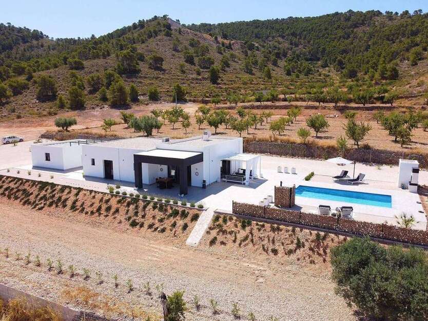 Haus zum Kaufen in El Fondó de les Neus - Hondón de las Nieves 379.995 € 200 m²