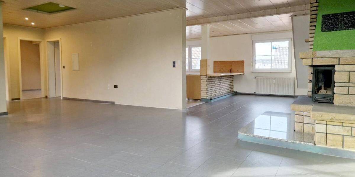 Etagenwohnung Oberhausen Schlad - 3 Zimmer, 100 m&sup2;, 685&euro; | Angebot:26489386