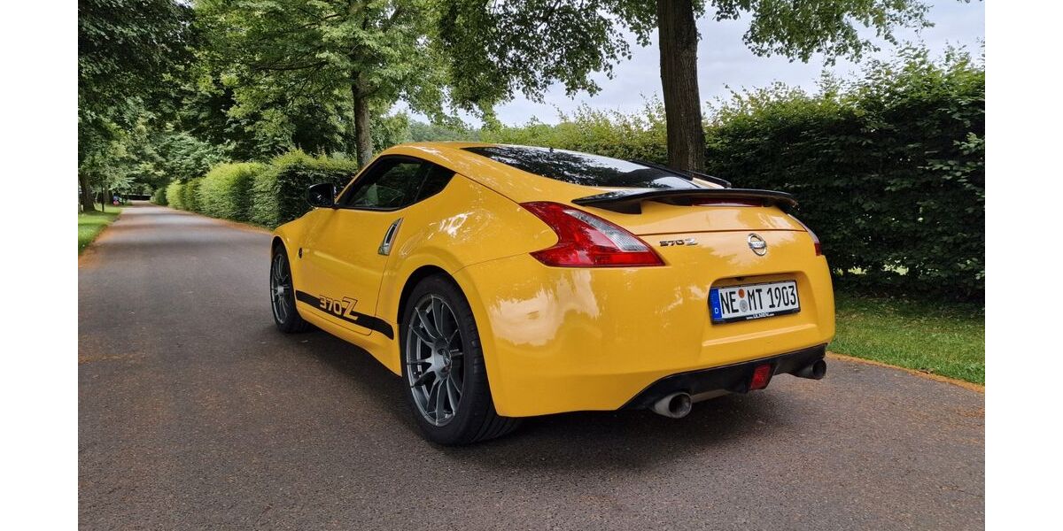 Nissan 370Z 141.600 km 17.990 &euro; Neuss 41472