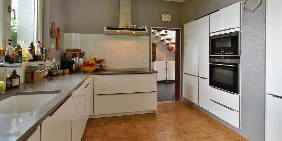 Einfamilienhaus Duisburg / Huckingen Huckingen - 7 Zimmer, 243 m&sup2;, 999.000&euro; | Angebot:25360366