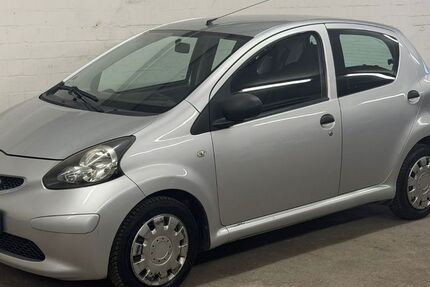 Toyota Aygo (X) 144.500 km 2.900 &euro; Düsseldorf 40468