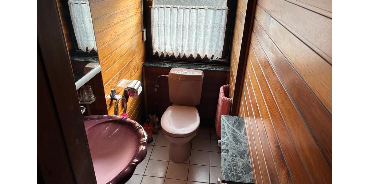 Gepflegtes Vier-Familienhaus in Duisburg Meiderich Haus Stadtpark 16 zimmer