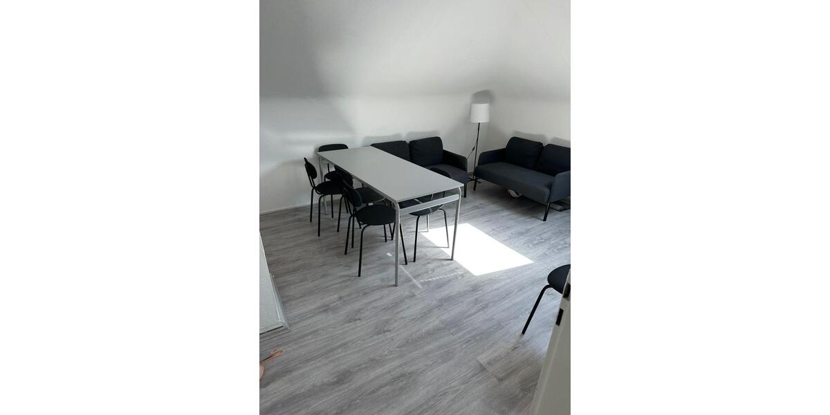 Dachgeschoßwohnung Neuss - 3 Zimmer, 60 m&sup2;, 850&euro; | Angebot:26248871
