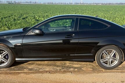 Mercedes-Benz C 250 145.000 km 11.900 &euro; Duisburg 47239
