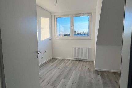 Erstbezug nach Sanierung - Großzügige 2 Zimmer Wohnung mit Kellerraum 2 zimmer