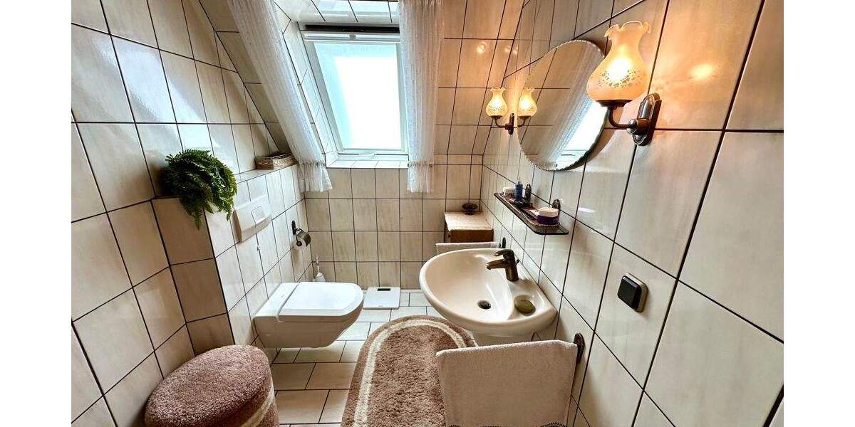 Doppelhaushälfte Duisburg Bergheim - 7 Zimmer, 149 m&sup2;, 379.000&euro; | Angebot:24782879