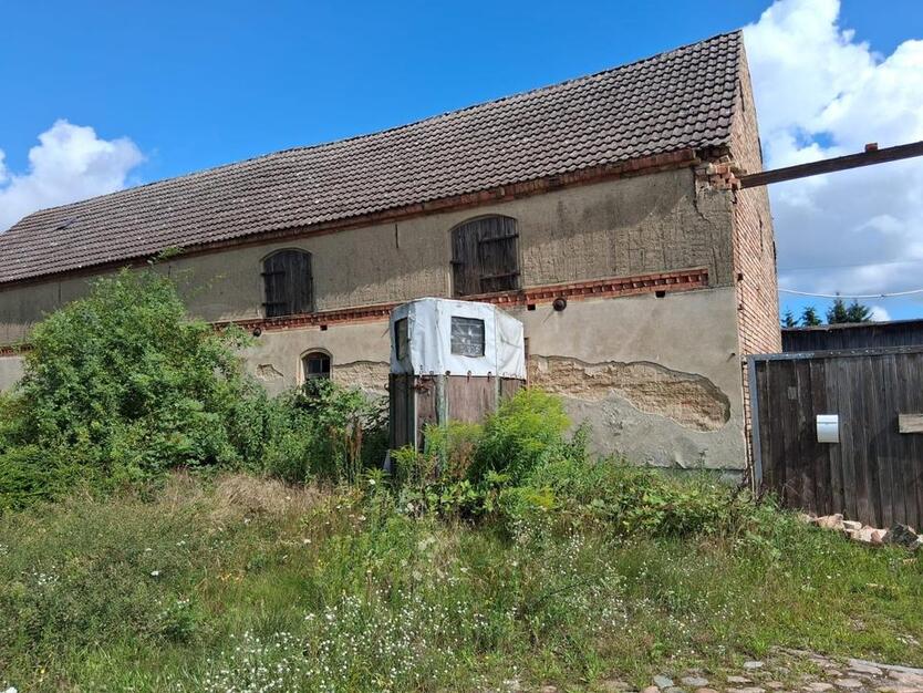 Halber Vierseiten Hof in der (Uckermark)