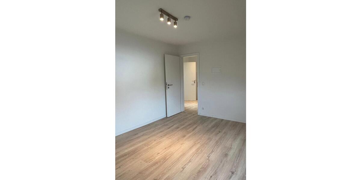 Dachgeschoßwohnung Krefeld Hüls - 2 Zimmer, 66 m&sup2;, 194.500&euro; | Angebot:26373846