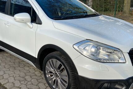 Suzuki (SX4) S-Cross 125.000 km 9.600 &euro; Düsseldorf 40237