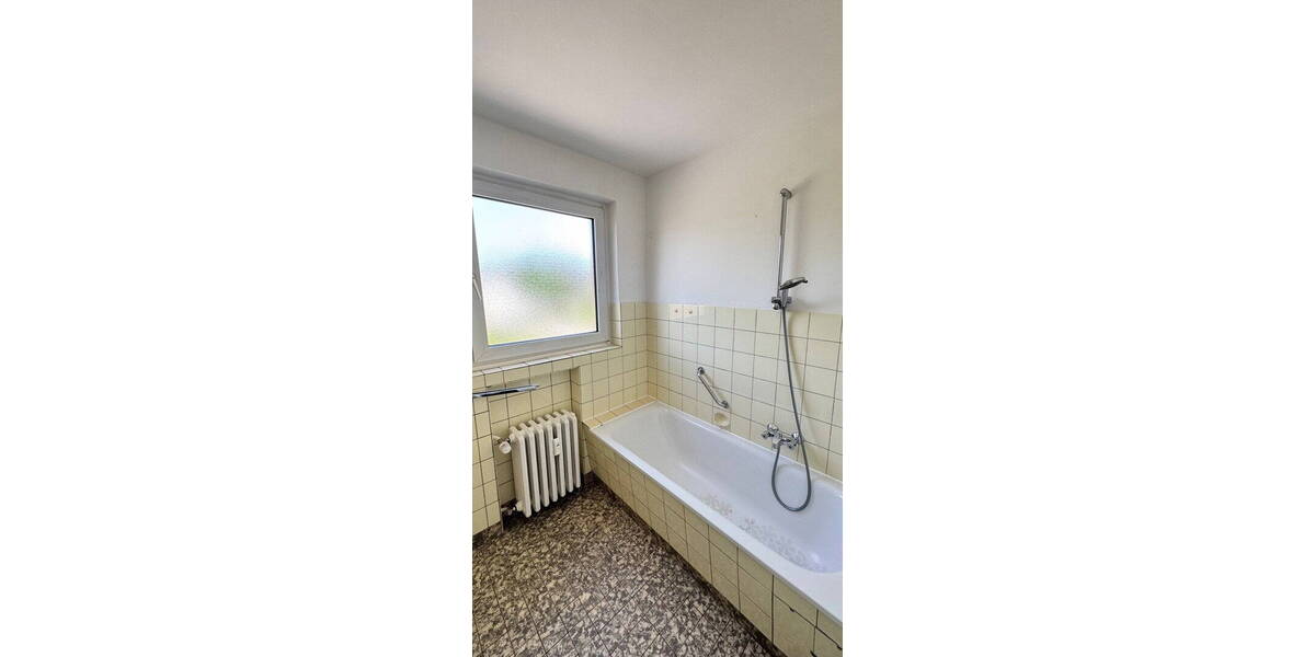 Etagenwohnung Düsseldorf Lörick - 4 Zimmer, 93 m&sup2;, 444.400&euro; | Angebot:26768924