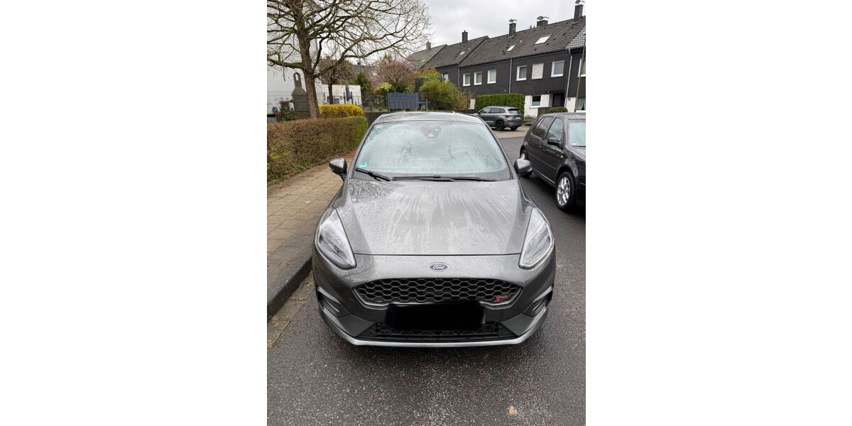 Ford Fiesta 82.200 km 15.800 &euro; Düsseldorf 40468