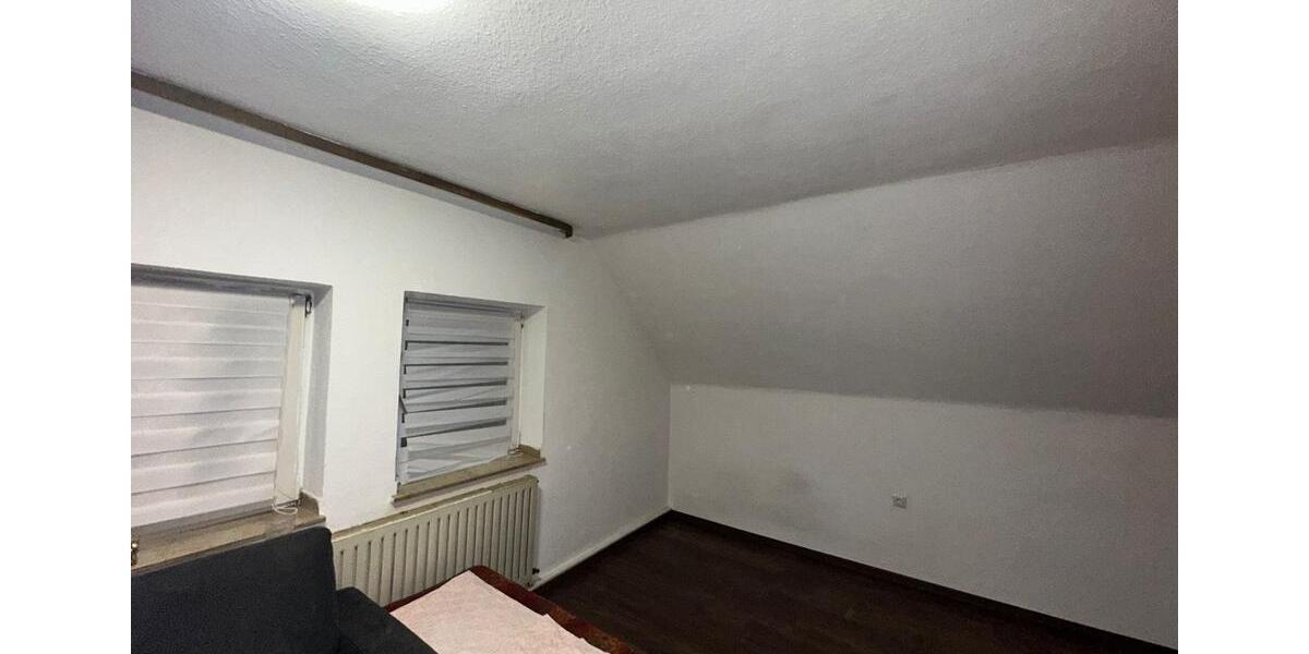 Dachgeschoßwohnung Duisburg Angerhausen - 3 Zimmer, 60 m&sup2;, 570&euro; | Angebot:25131180