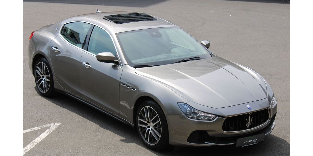 Maserati Ghibli 18.046 km 32.990 &euro; Düsseldorf 40233