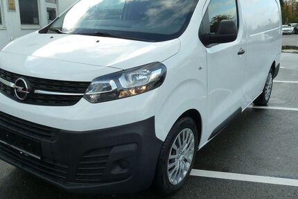 Opel Vivaro 179.000 km 11.900 &euro; Duisburg 47269