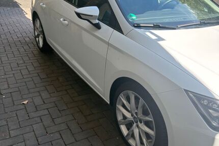 Seat Leon 121.450 km 14.499 &euro; Moers 47447