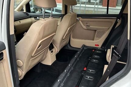 VW Touran 234.000 km 8.500 &euro; Dusseldorf 40215