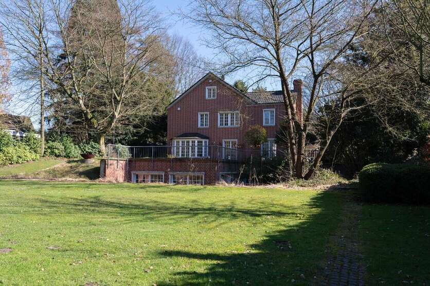 Haus zum Kaufen in Düsseldorf-Ludenberg 3.985.000 € 420 m²