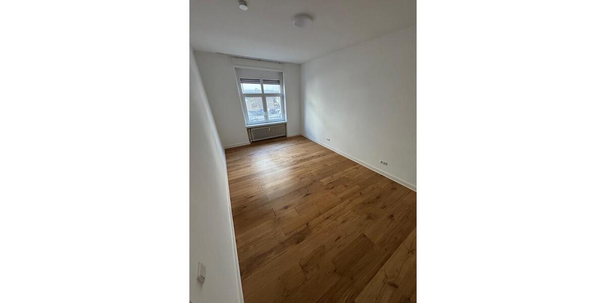 Erdgeschoßwohnung Essen Stadtbezirk III - 5 Zimmer, 142 m&sup2;, 1.480&euro; | Angebot:25515284