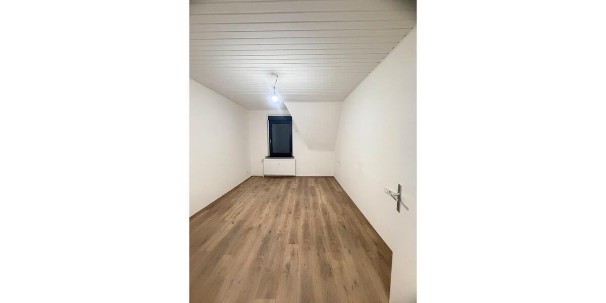 Etagenwohnung Oberhausen Alsfeld - 4 Zimmer, 85 m&sup2;, 1.300&euro; | Angebot:25195491