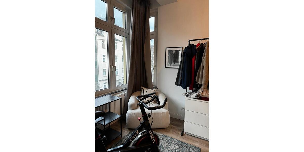 Etagenwohnung Düsseldorf Oberbilk - 1 Zimmer, 84 m&sup2;, 900&euro; | Angebot:24495233