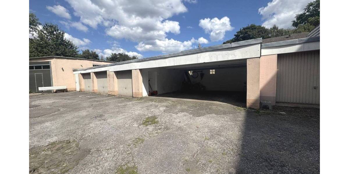 Entwicklungspotenzial Mehrfamilienhaus mit 9 Wohneinheiten, 9 Garagen inkl. Stellplätze und eine Halle + Büro! zimmer