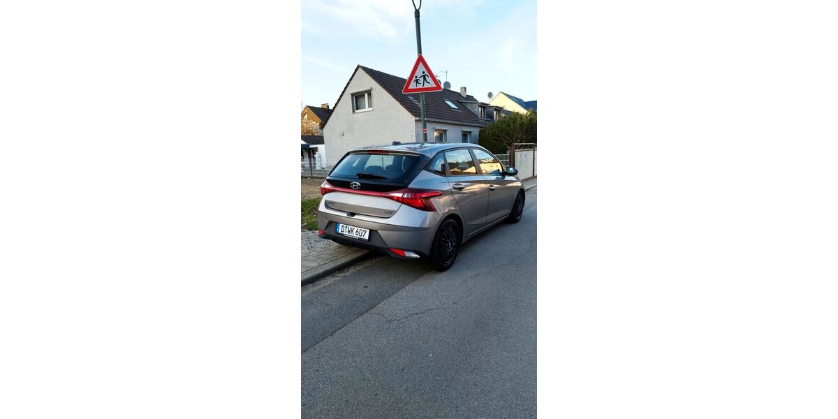 Hyundai i20 60.300 km 11.500 &euro; Düsseldorf 40231