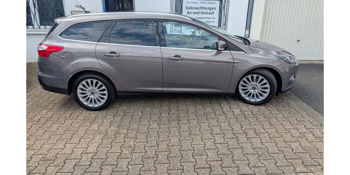 Ford Focus 143.664 km 5.900 &euro; Düsseldorf 40472