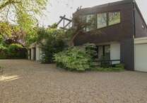 Haus zum Kaufen in Neuss Hoisten 795.000 € 189.92 m²