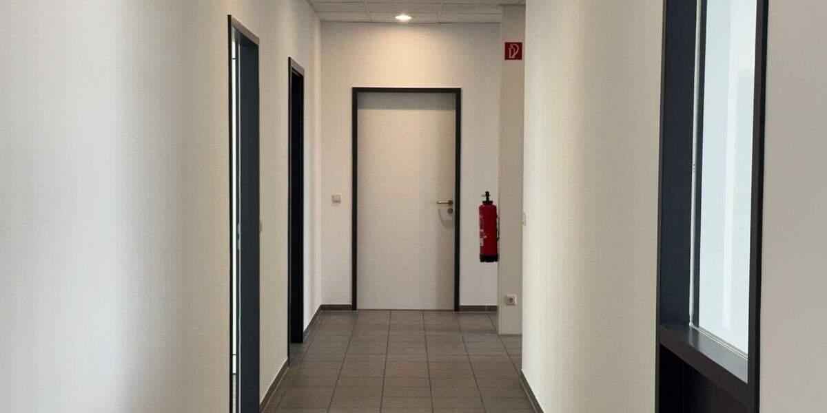 Gewerbeobjekt Willich Münchheide - 7 Zimmer, 246 m&sup2;, 2.460&euro; | Angebot:24789280