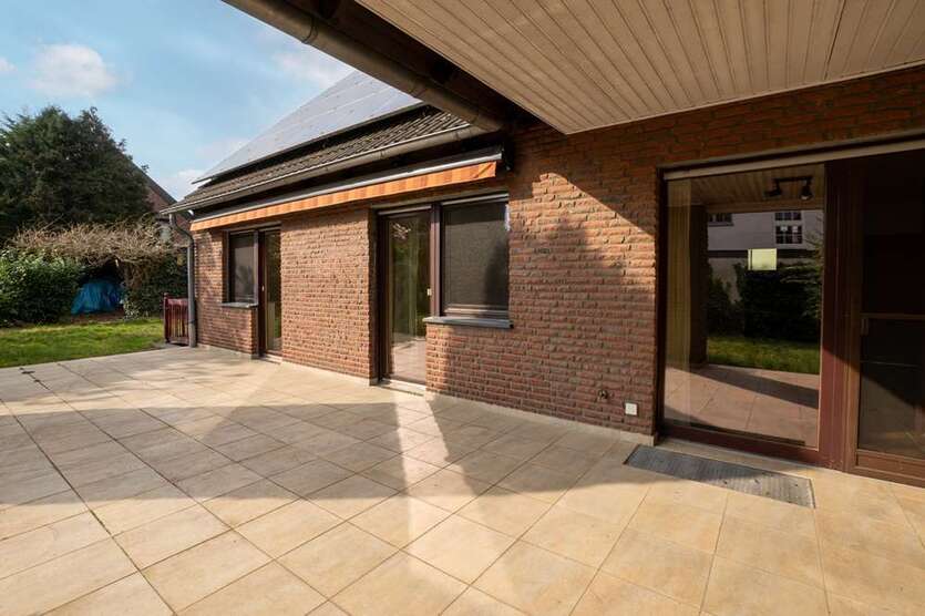 Haus zum Kaufen in Meerbusch Bösinghoven 769.000 € 185 m²