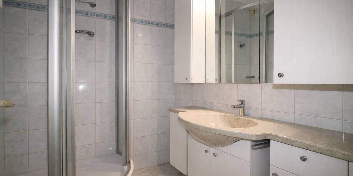 Etagenwohnung Neuss Stadionviertel - 3 Zimmer, 78 m&sup2;, 249.000&euro; | Angebot:25689677