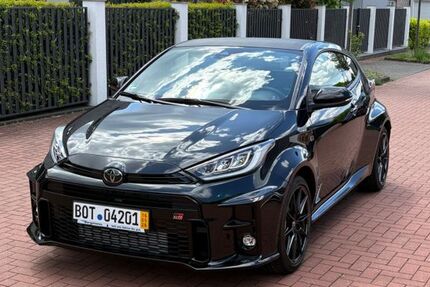 Toyota Yaris 3.987 km 35.999 &euro; Bottrop 46244