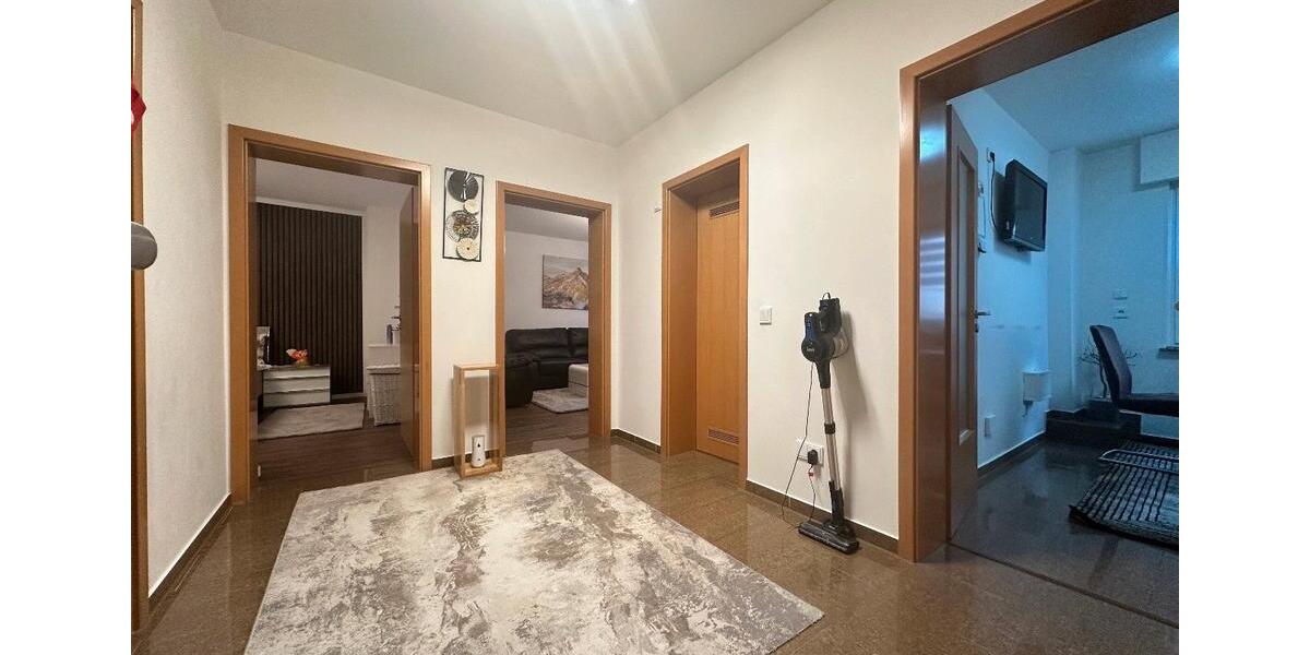 Erdgeschoßwohnung Essen Stadtbezirk V - 6 Zimmer, 130 m&sup2;, 300.000&euro; | Angebot:24816188