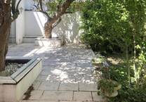 Großes WohnZimmer und Terrasse - optimal für Single oder Paar - Garage in der Hauseinfahrt