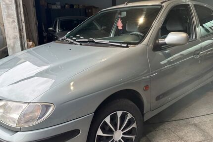 Renault Megane 140.000 km 1.950 &euro; Duisburg 47059