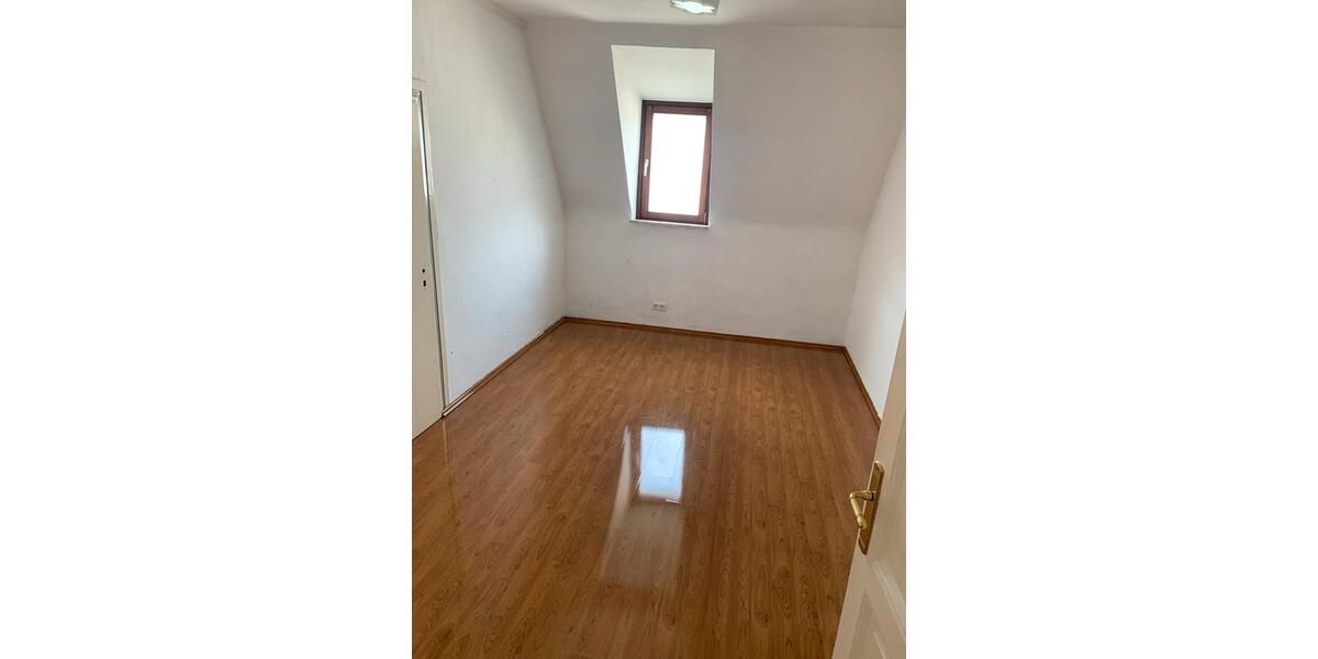 Maisonettenwohnung Duisburg Essenberg - 4 Zimmer, 140 m&sup2;, 1.100&euro; | Angebot:26462894