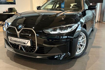 BMW i4 12.699 km 34.790 &euro; Duisburg 47119