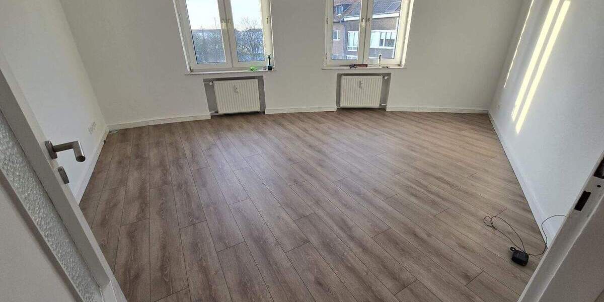 Etagenwohnung Düsseldorf Rath - 3 Zimmer, 92 m&sup2;, 1.250&euro; | Angebot:26435553