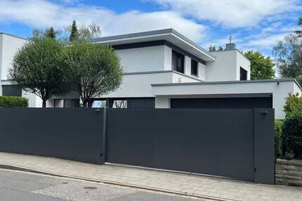 Haus zum Kaufen in Meerbusch 3.250.000 € 351.82 m² 6 zimmer