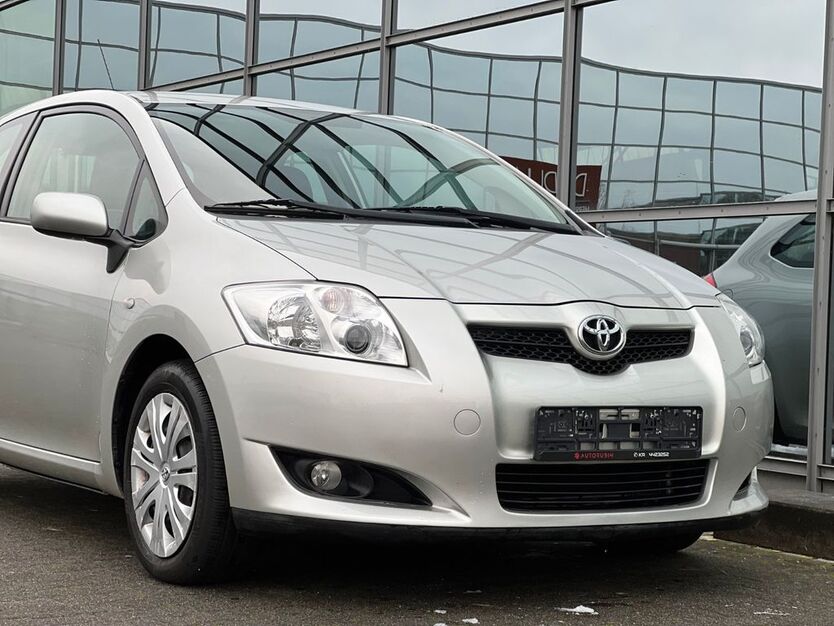 Toyota Auris 149.544 km 4.999 € Mönchengladbach 41068