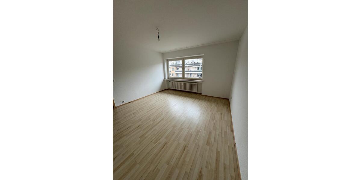 Etagenwohnung Moers Rheinkamp - 4 Zimmer, 95 m&sup2;, 890&euro; | Angebot:25616652