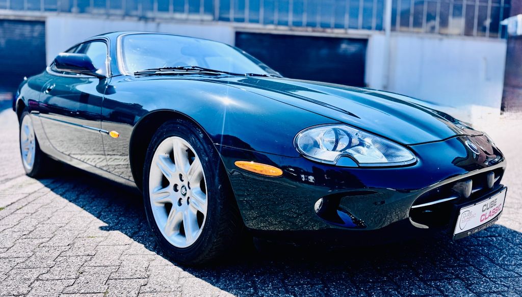 Jaguar XK8 151.542 km 14.800 &euro; Essen 45127