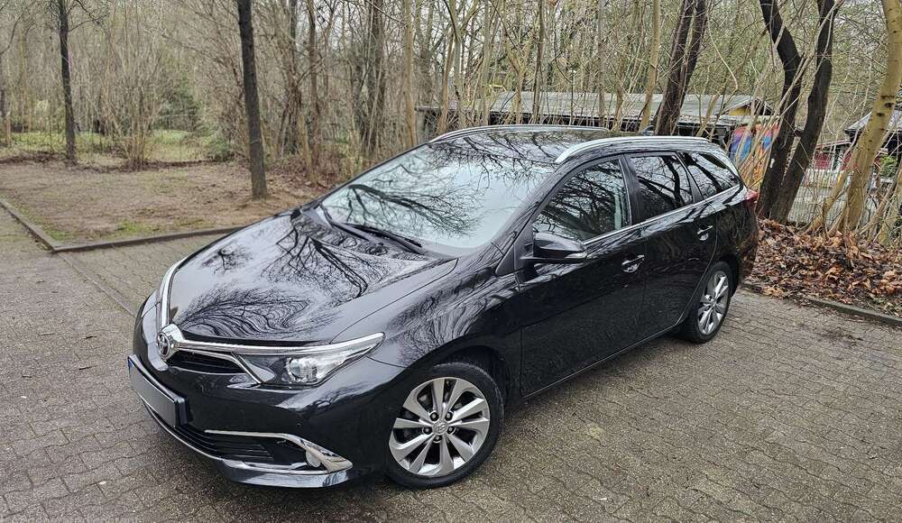 Toyota Auris 165.000 km 8.500 &euro; Essen 45279