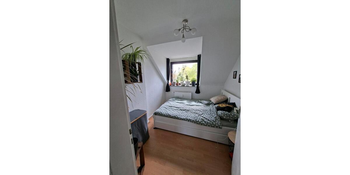 Dachgeschoßwohnung Essen Stadtbezirk IV - 3 Zimmer, 67 m&sup2;, 855&euro; | Angebot:26366523